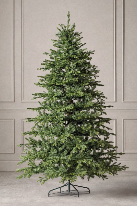 Sztuczna choinka Rubina Mix PE 210 cm w oświetleniu LED