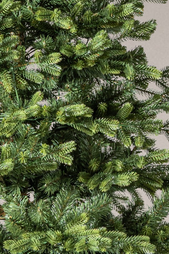 Sztuczna choinka Rubina Mix PE 210 cm w oświetleniu LED