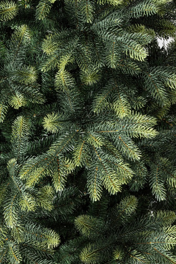 Sztuczna choinka Nevada II Mix PE 210 cm w oświetleniu LED