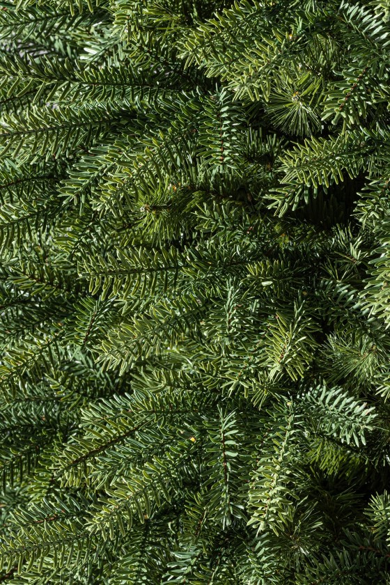Sztuczna choinka Nora Mix PE 180 cm w oświetleniu LED