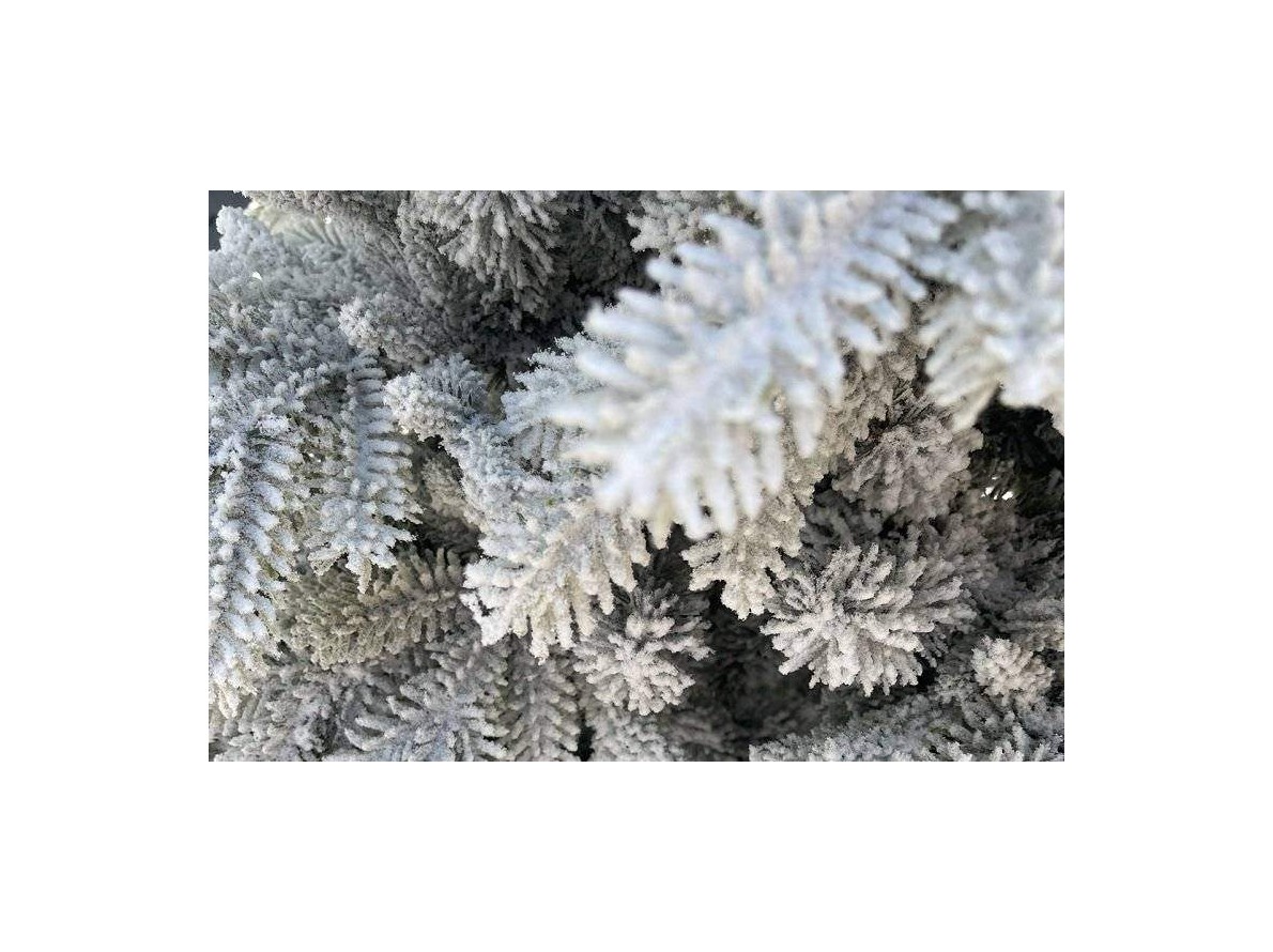 Choinka ośnieżona mała